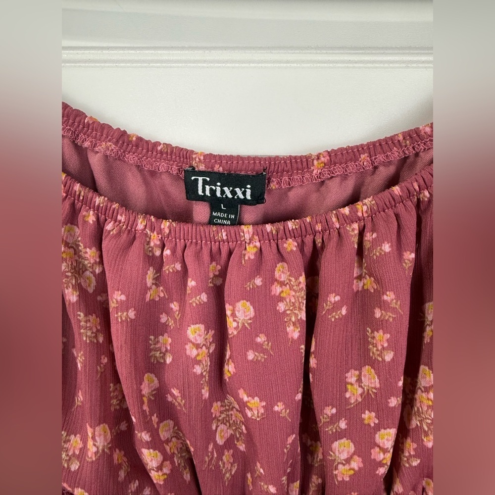 Trixxi juniors mauve floral blouson square neck dress. Size L - Picture 3 of 3
